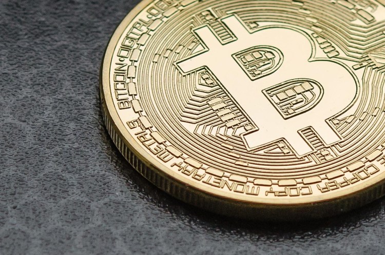 Bitcoin Structure Tightens: One Break Above This Zone Could Ignite A Run To $107,000
